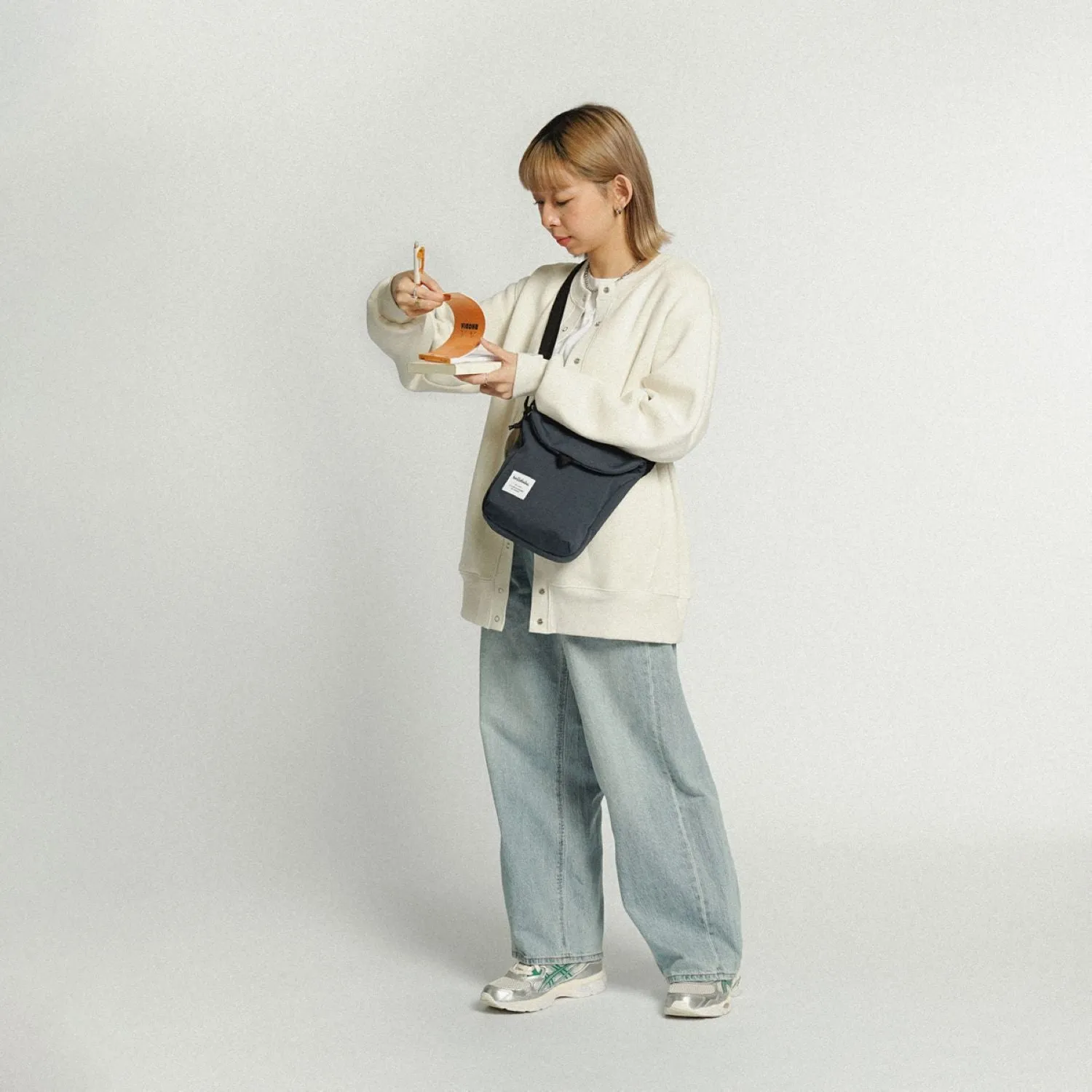 Hellolulu Desi Sling Bag Recycled